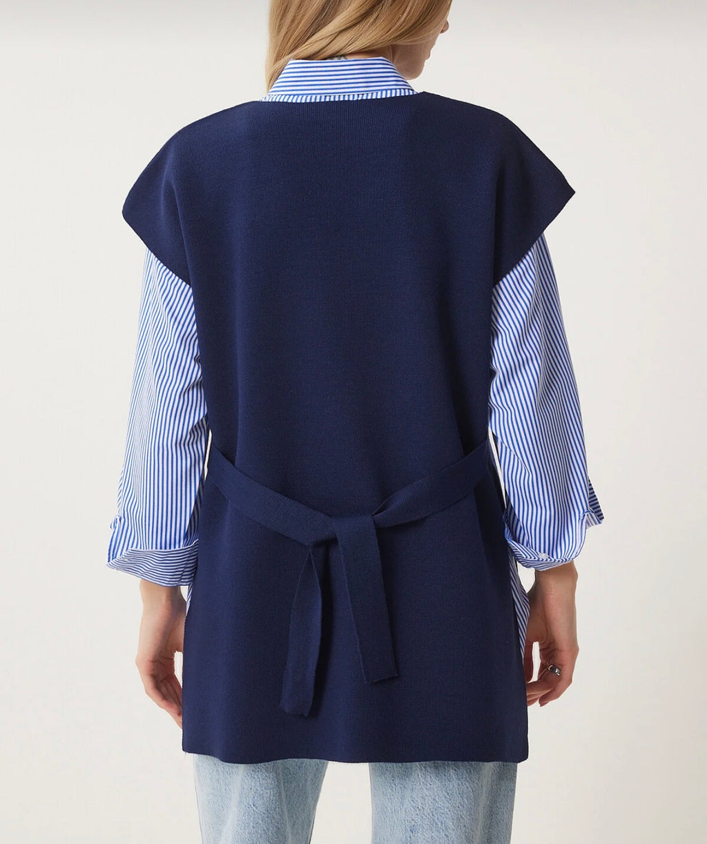 V-neck belted long knitwear