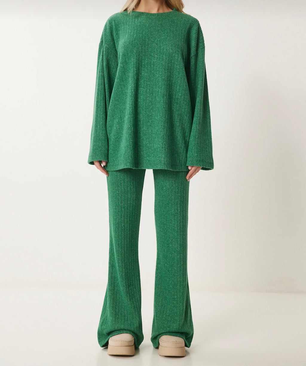 Knitted blouse and pant set