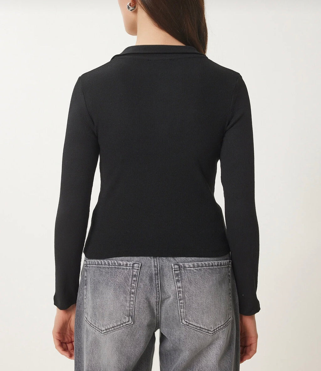 Polo neck knitted blouse
