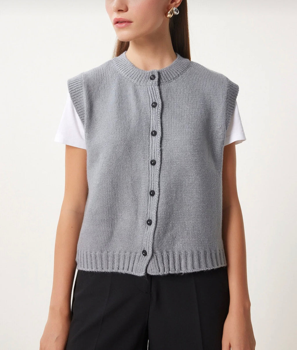 Crew neck knitwear vest