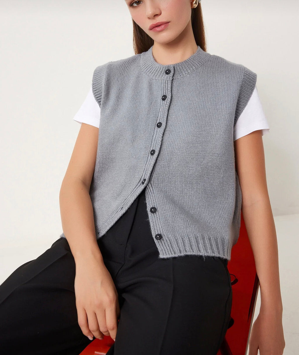 Crew neck knitwear vest