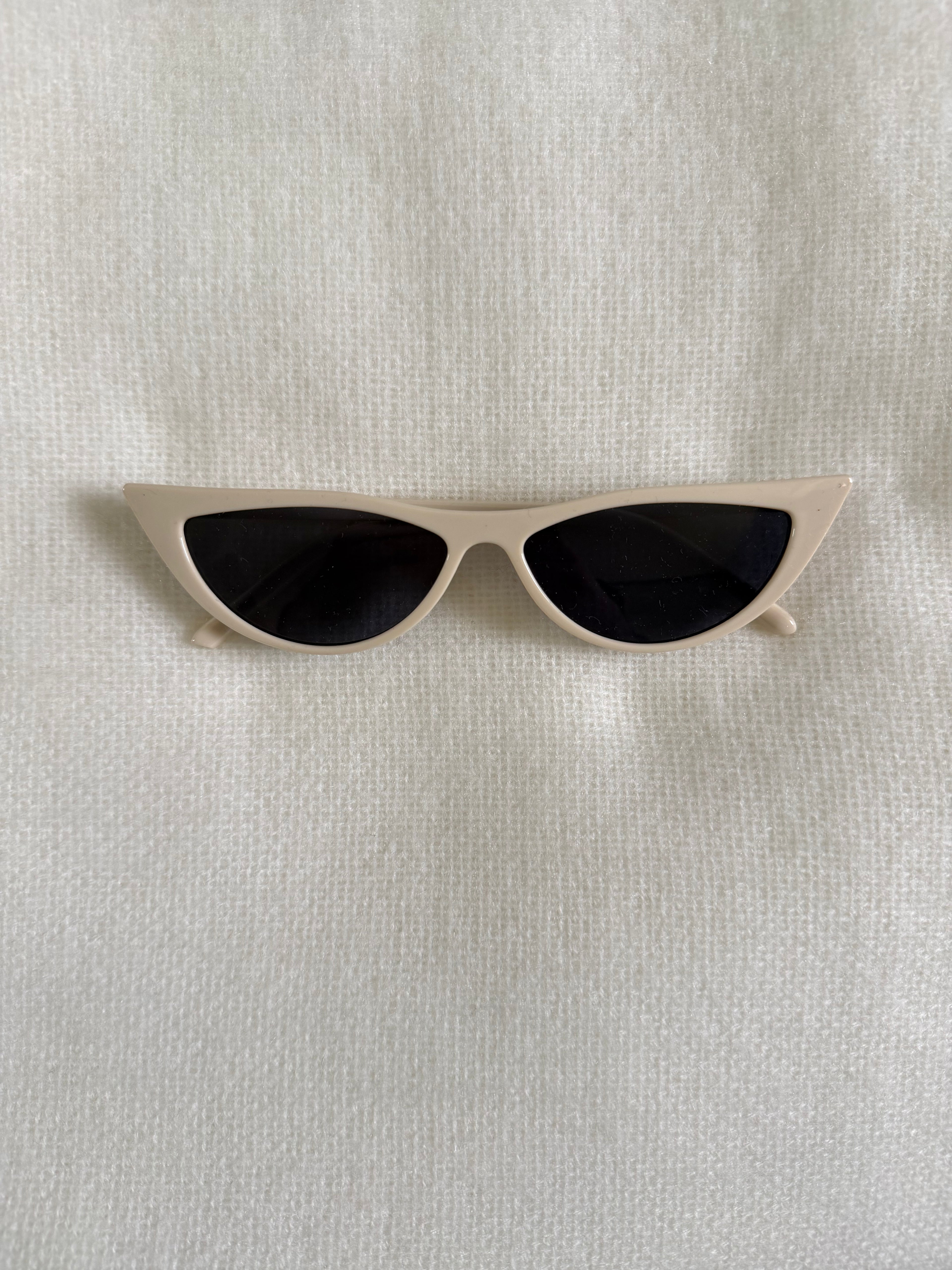 Cat eye sunglasses